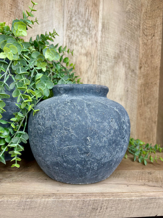 BLACK ROUND VASE