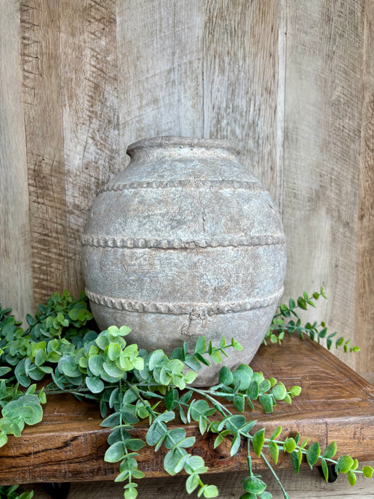 ANTIQUE TAUPE DECO LINE VASE