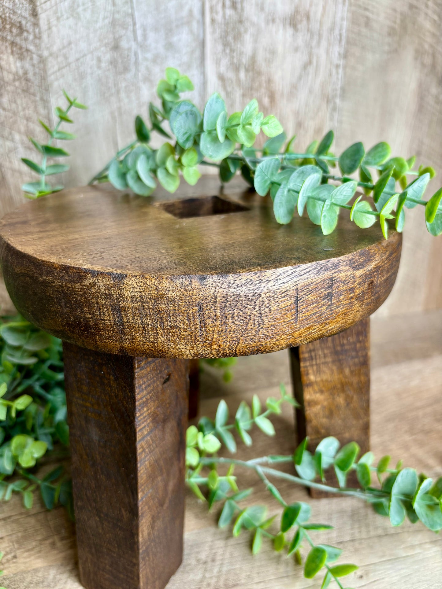 MANGO WOOD ROUND PEDESTAL