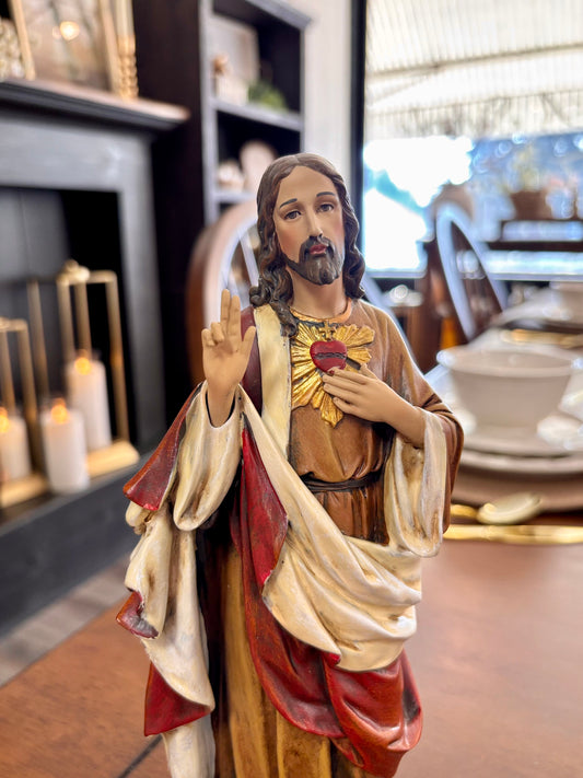 Sacred Heart of Jesus Statue