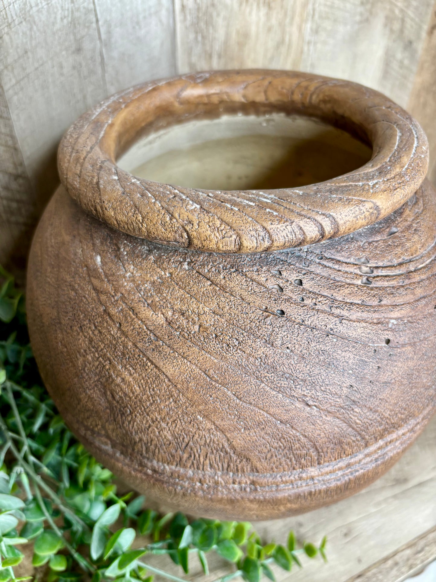 BROWN CEMENT LINE VASE