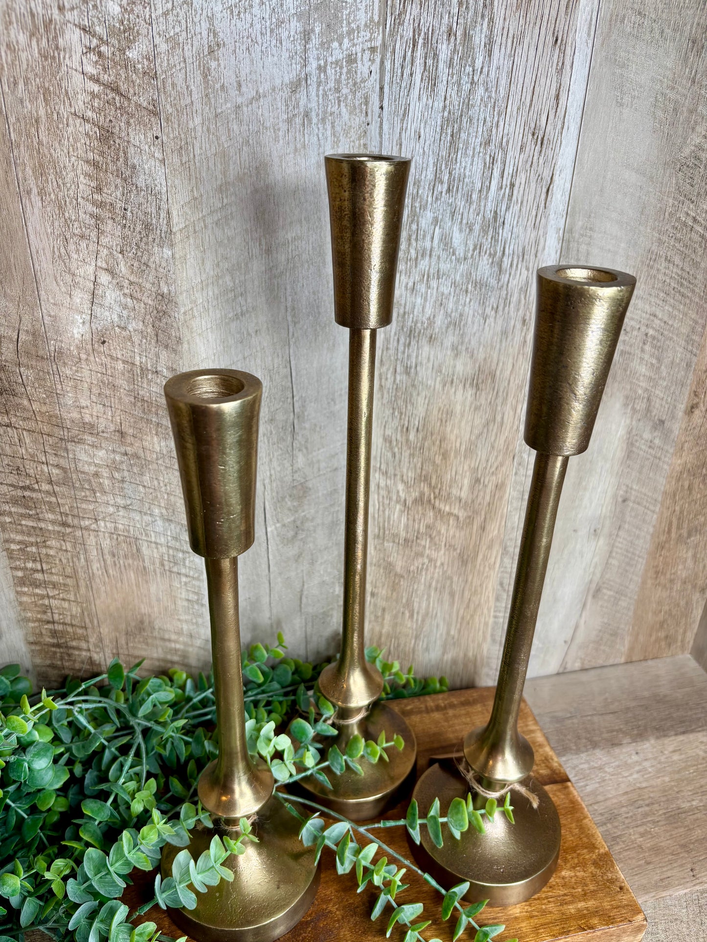 S/3 GOLD FINISH CANDLE PILLARS