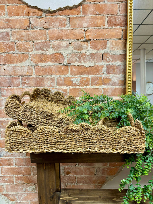 Scallop Woven Tray