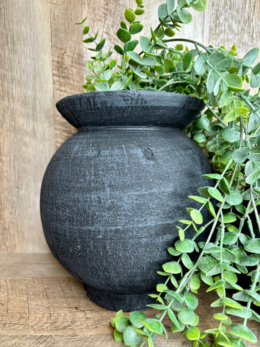 BLACK ROUND POT