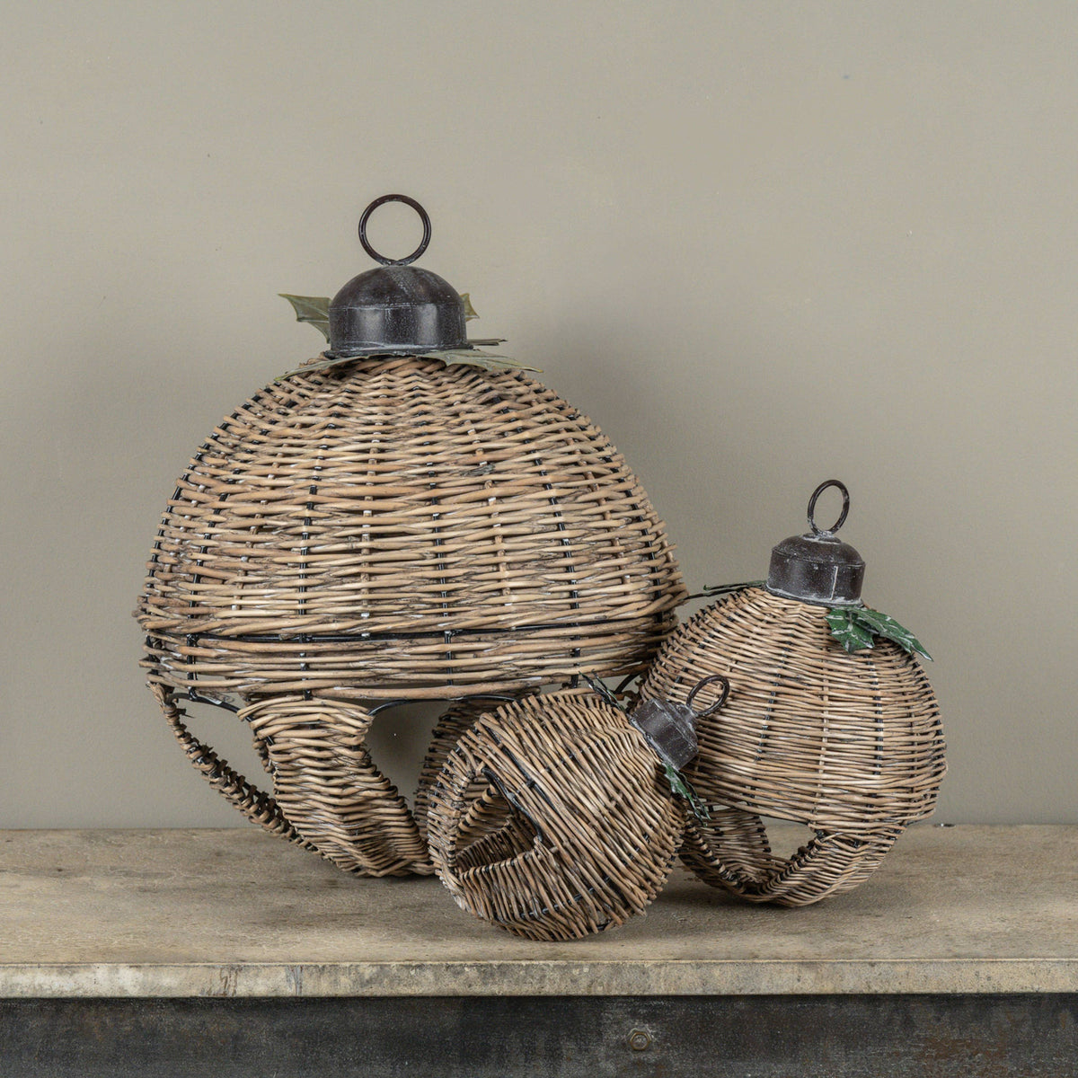 SM WICKER SLEIGH BELL