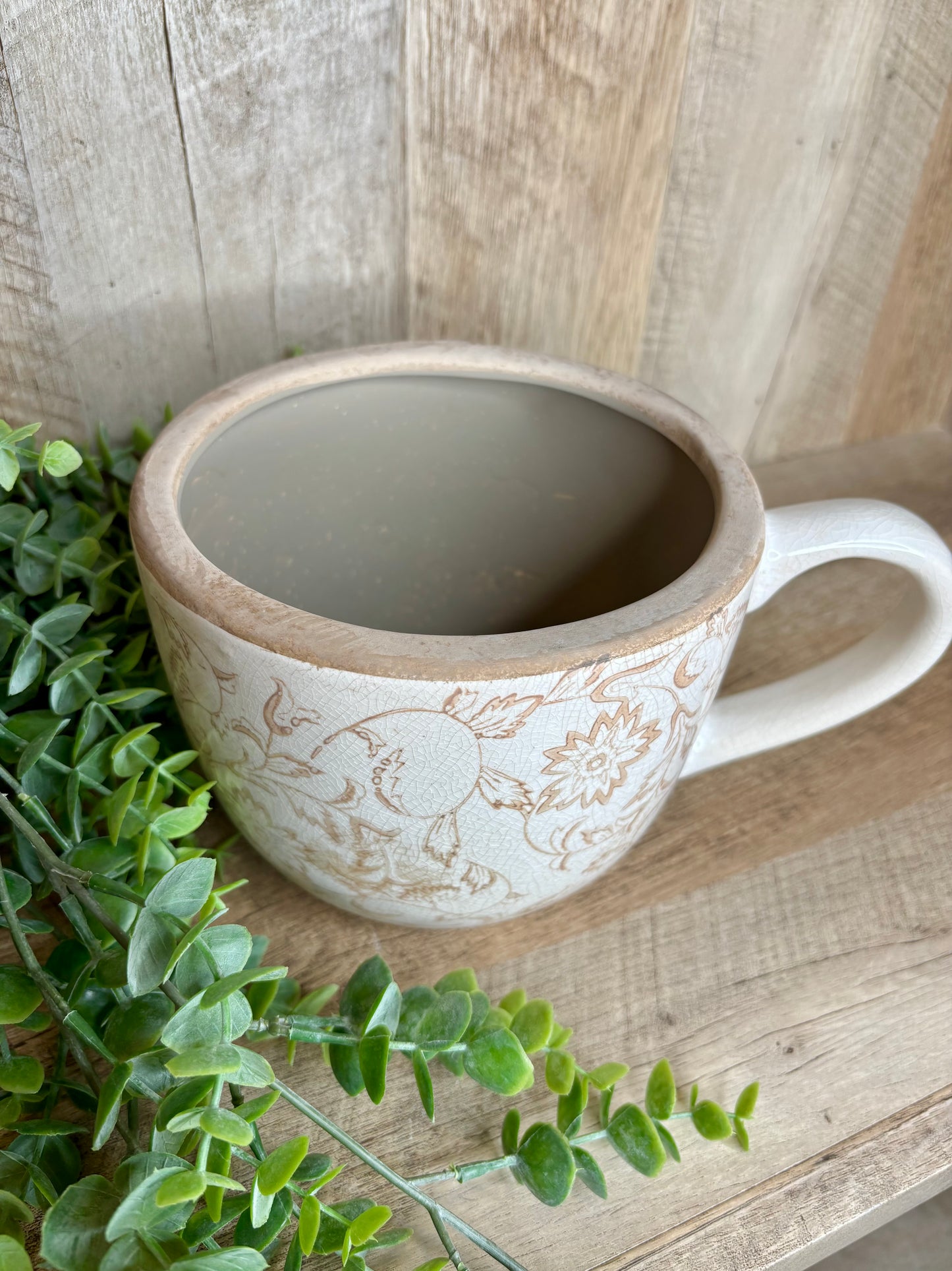 BEIGE HEIRLOOM TEA CUP PLANTER