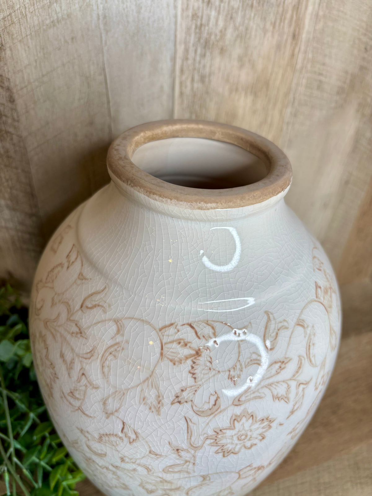 BEIGE HEIRLOOM VASE