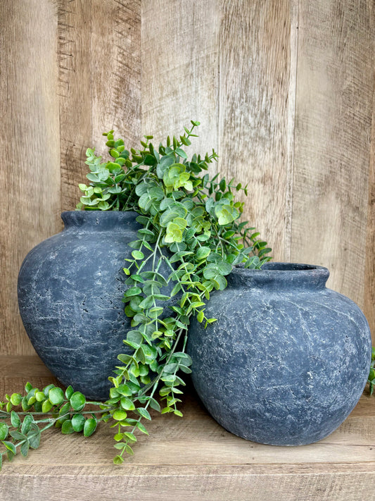 BLACK ROUND VASE