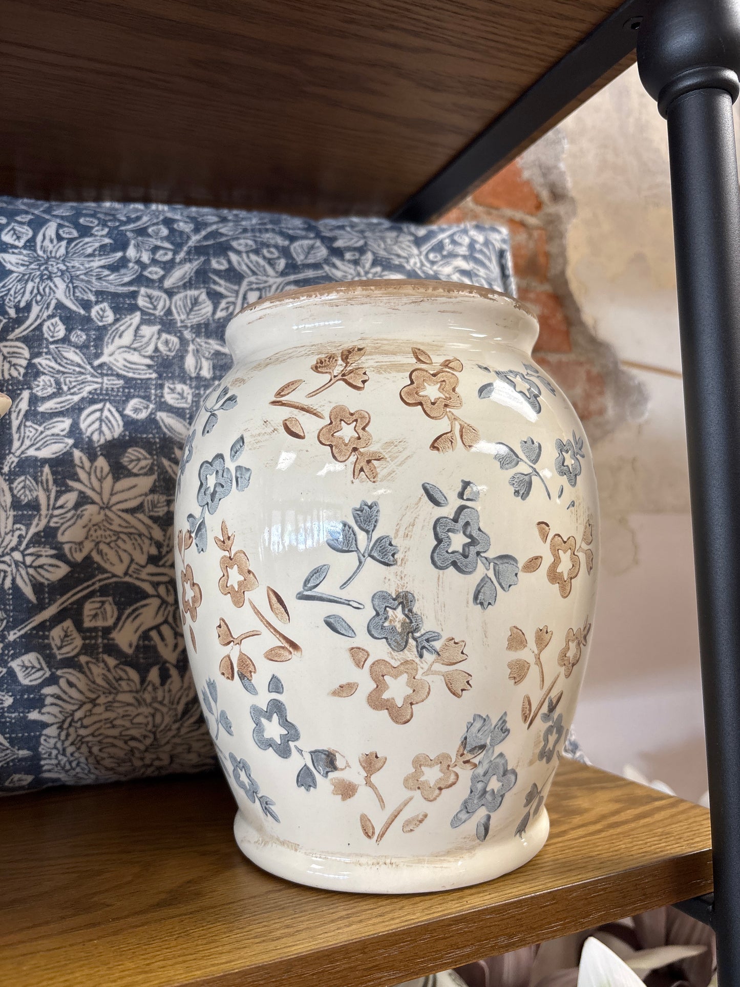 B+T Floral Vase