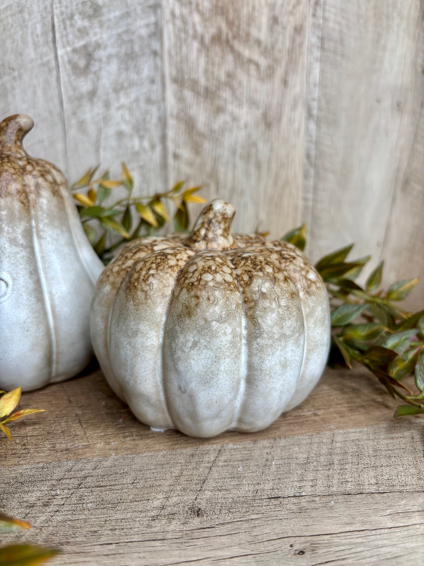 BROWN TONE PUMP/GOURD