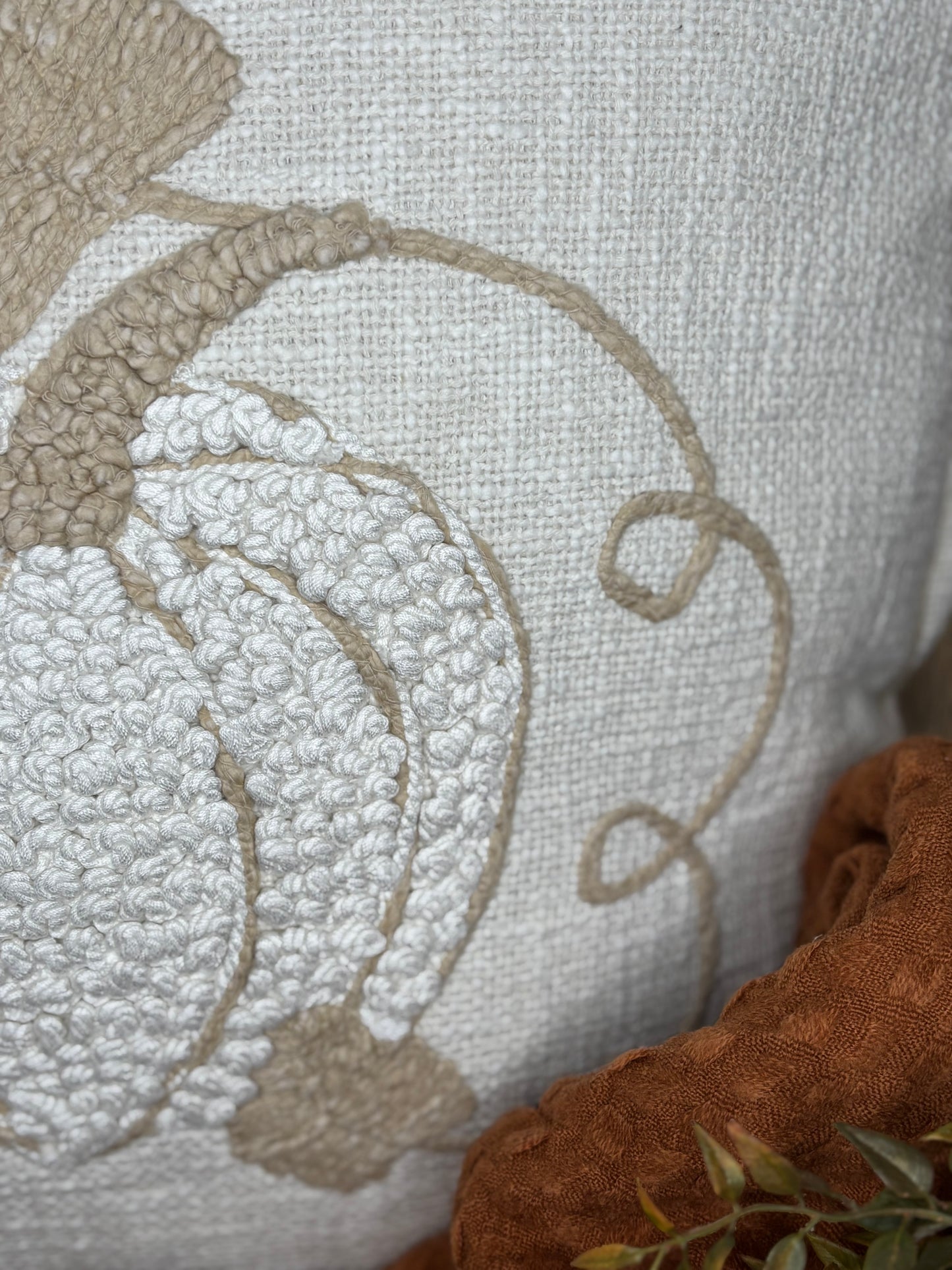 20X20 PUMPKIN PILLOW BORDER STITCHING