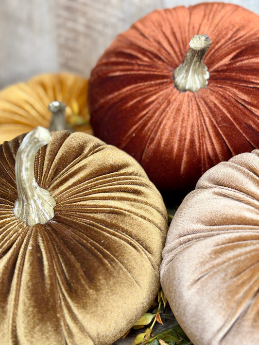 7.5" Velvet Pumpkin