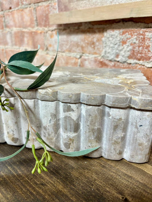 LEOPARD MARBLE SCALLOP BOX