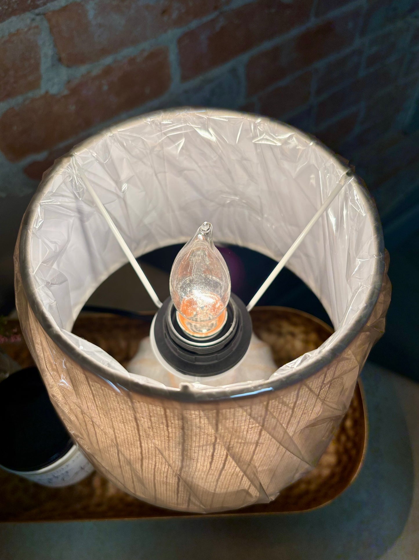 BEIGE WASH STRIPE LAMP
