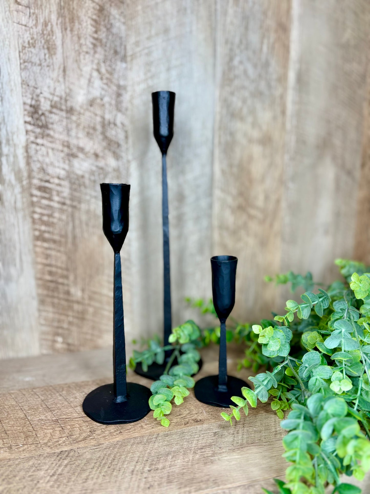 S/3 Iron Candle Holder