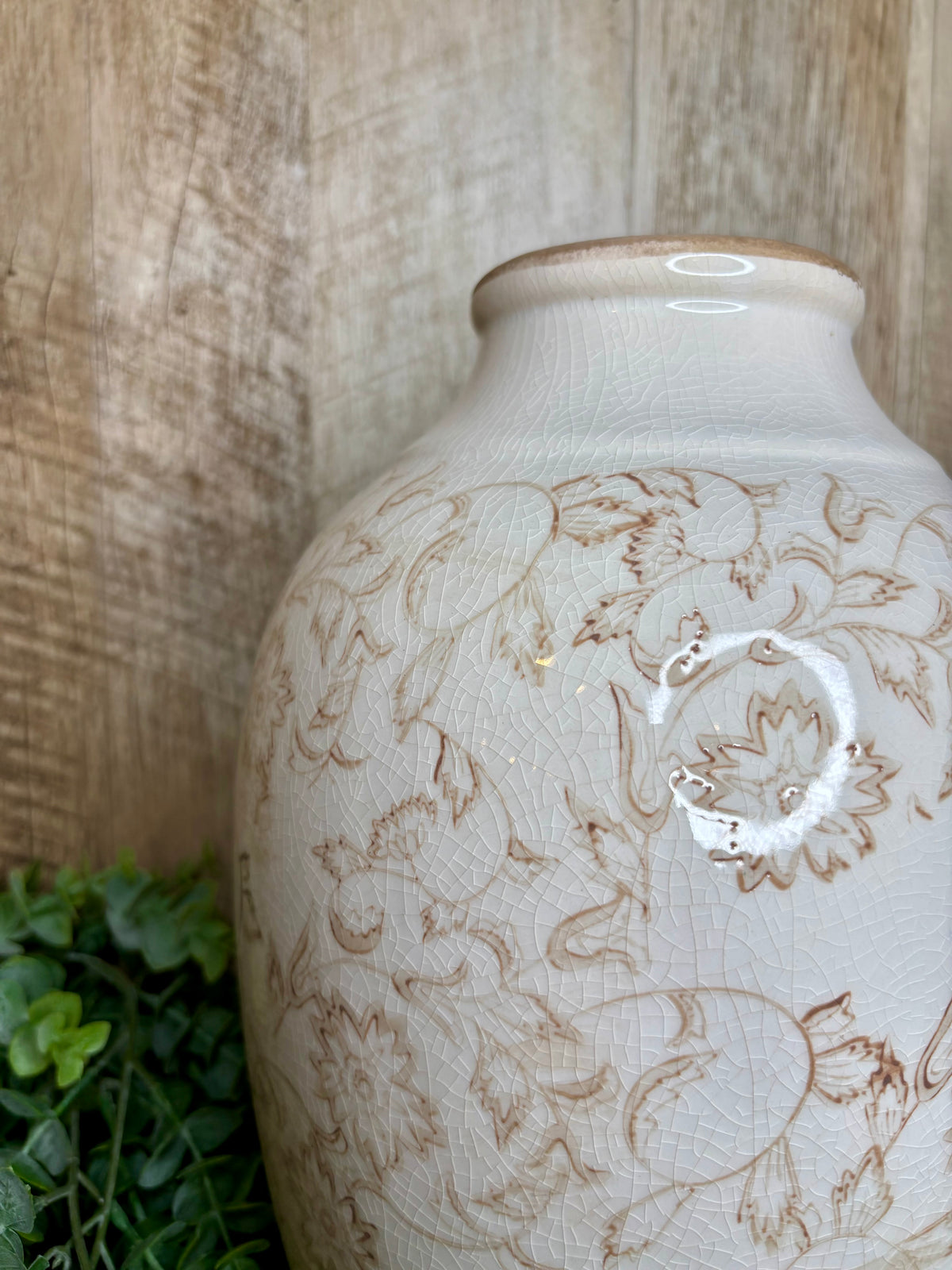 BEIGE HEIRLOOM VASE