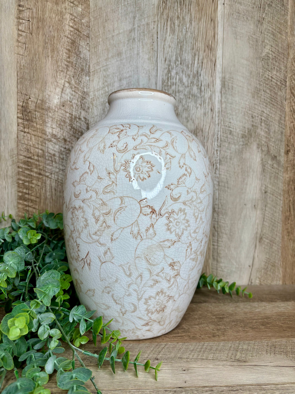 BEIGE HEIRLOOM VASE