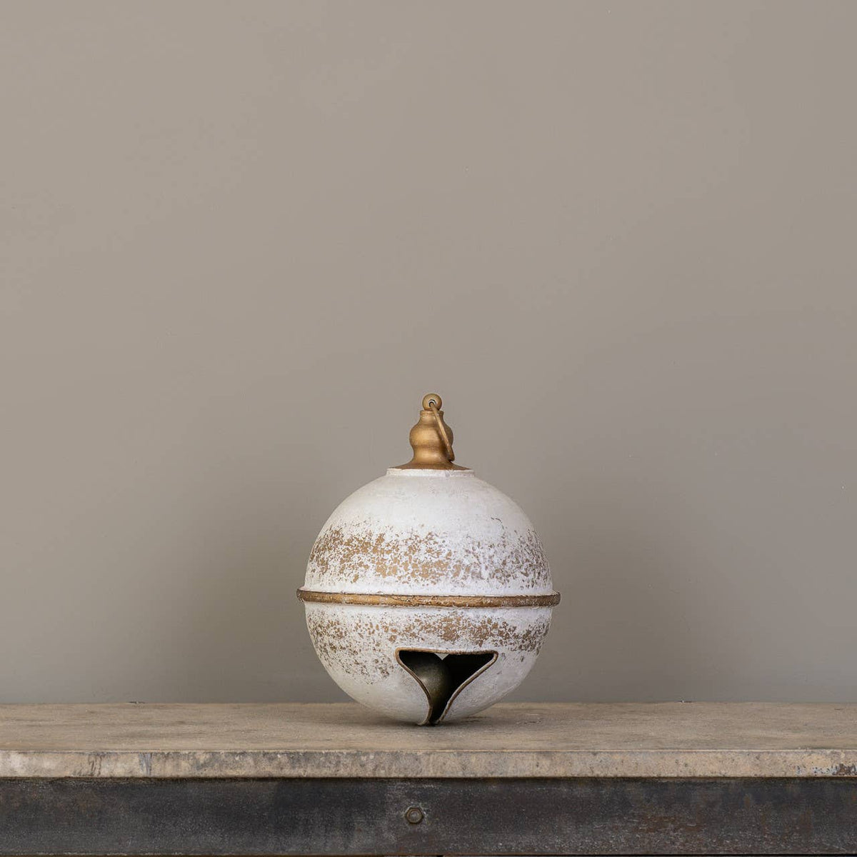 WHITE & GOLD SLEIGH BELL