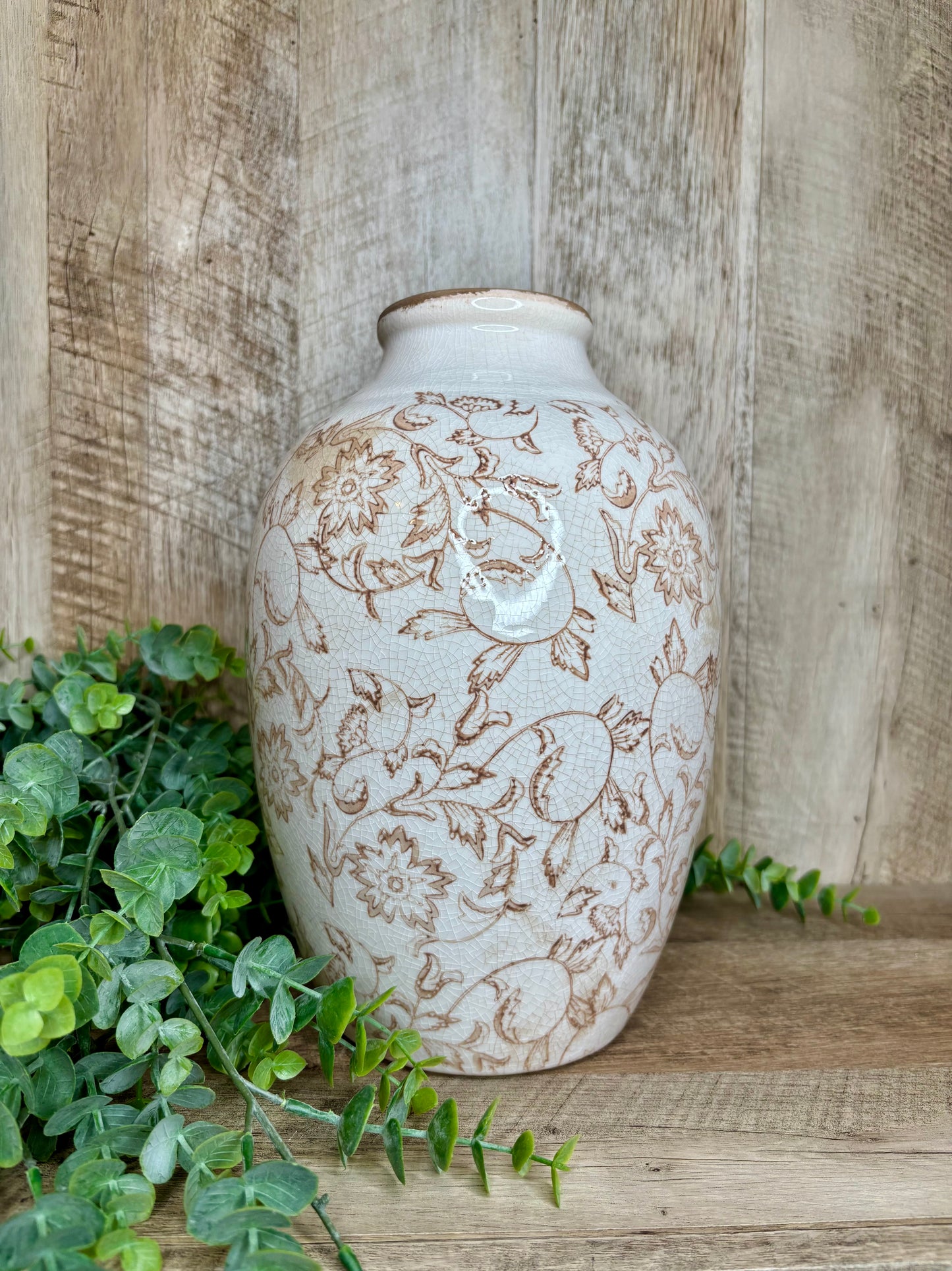 BEIGE HEIRLOOM VASE