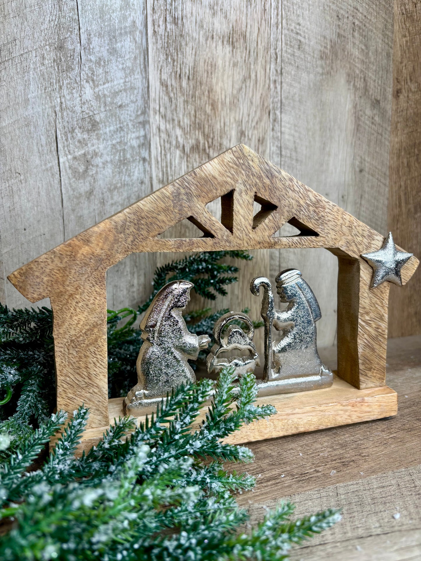 WOOD + ALUM. NATIVITY SCENE