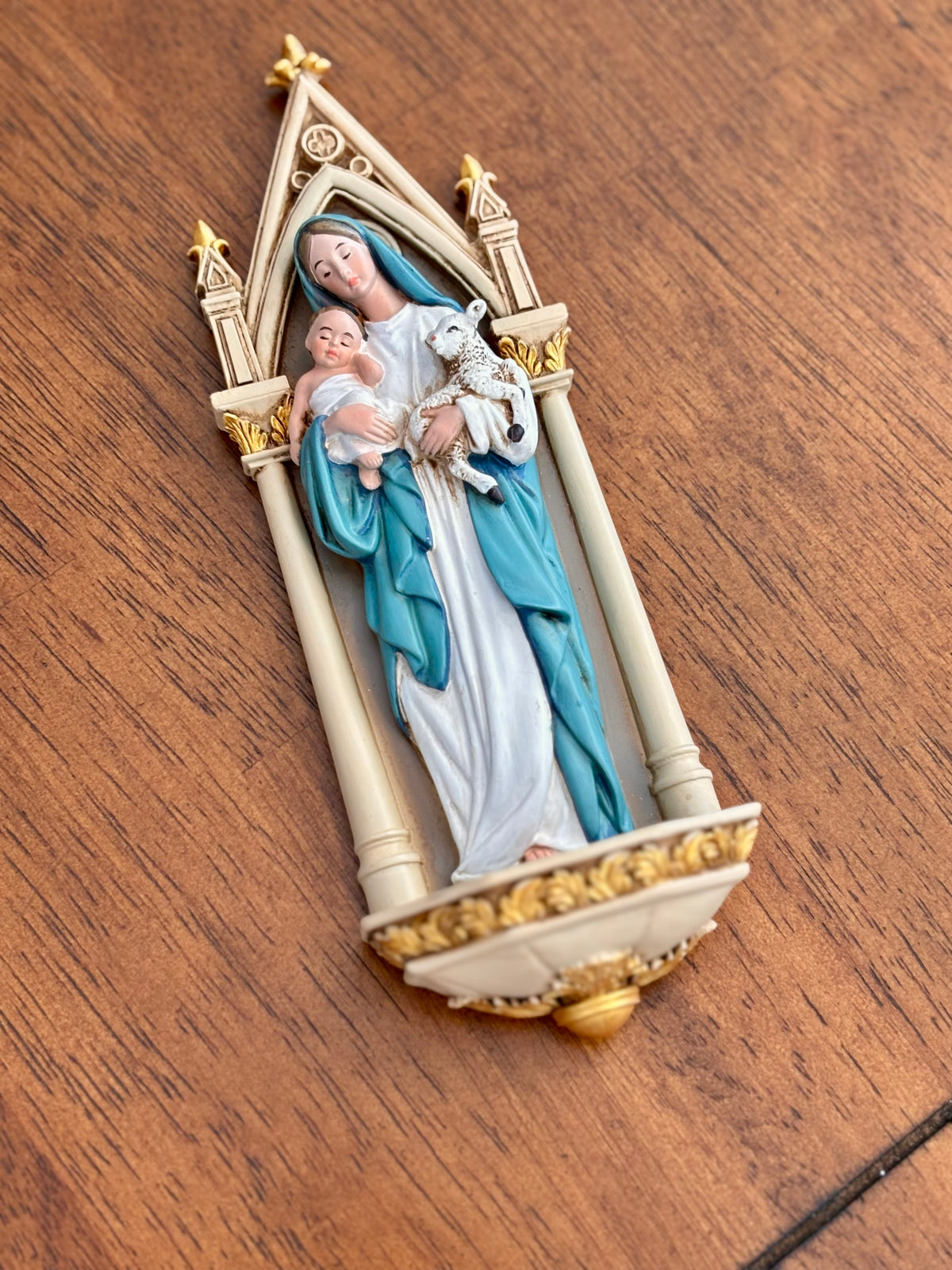 Mary w/ Child Water Font