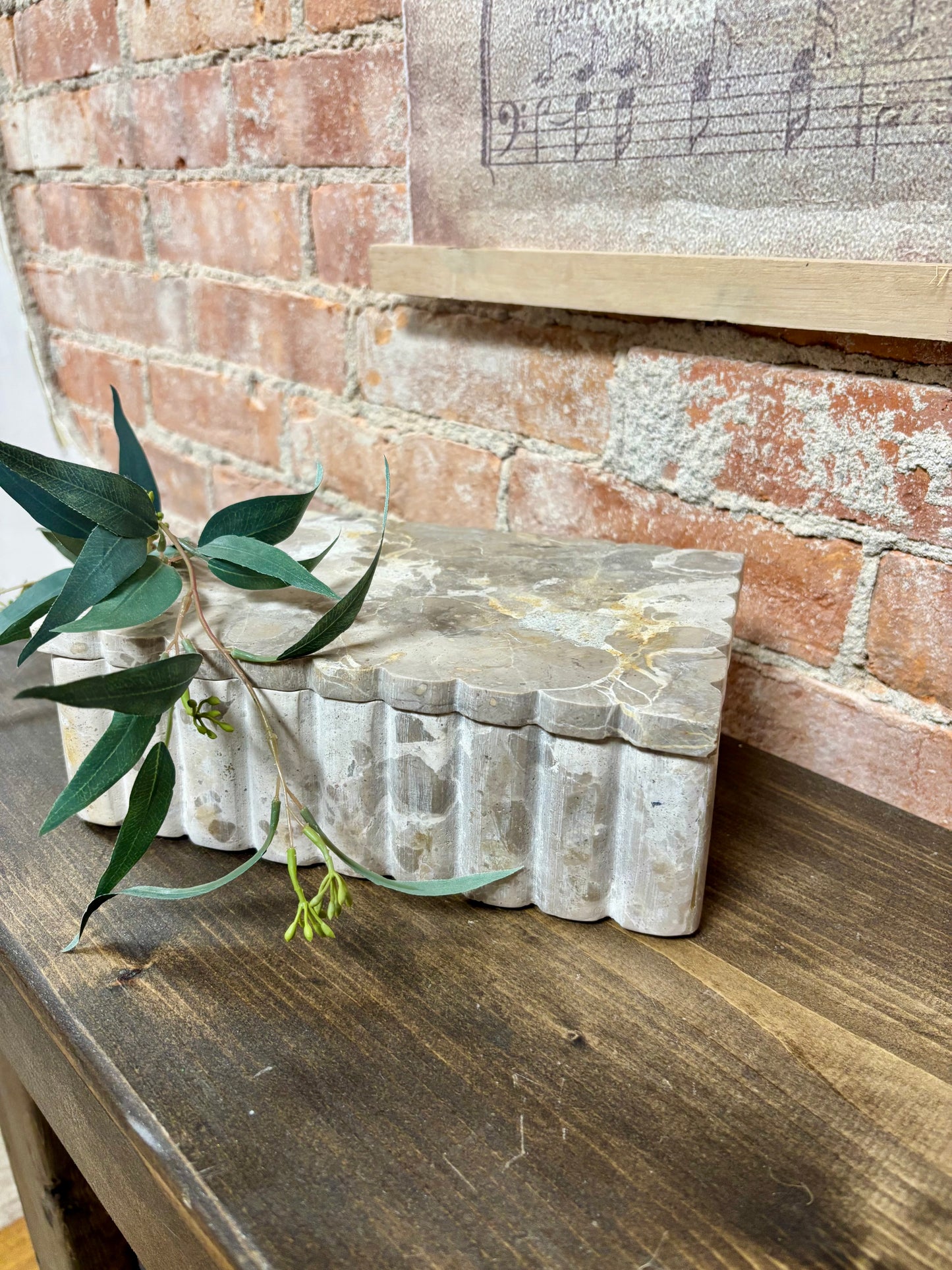 LEOPARD MARBLE SCALLOP BOX