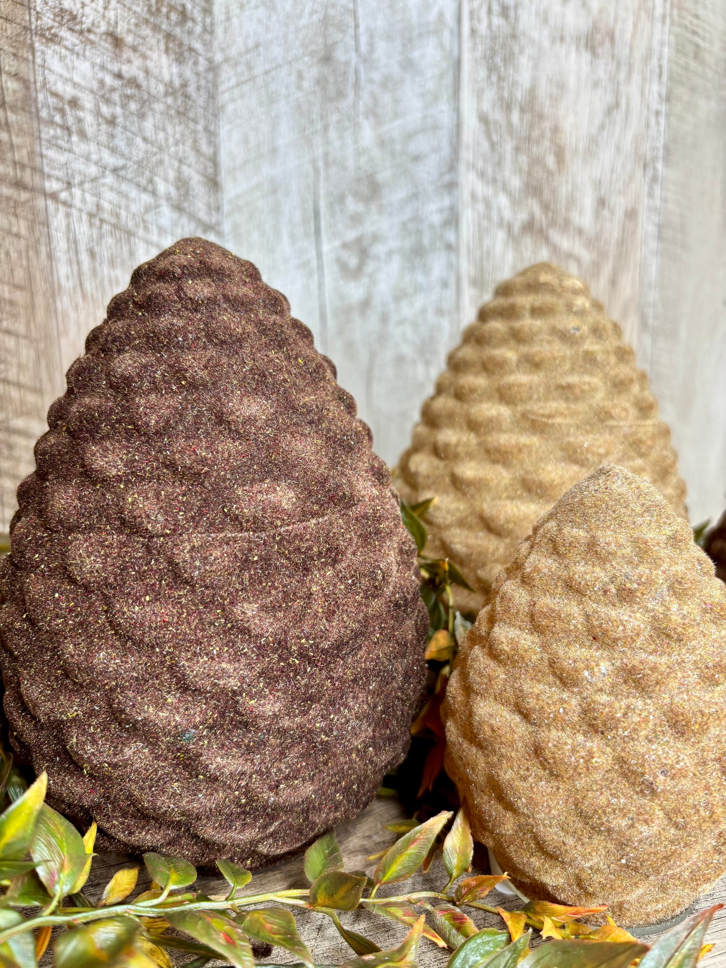 6" LT BRN/DK BRN FLOCKED PINECONES