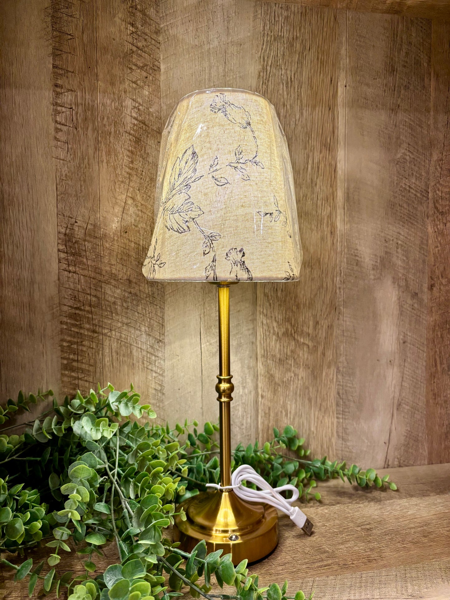 LED LAMP W/ IVORY FLORAL LAMPSHADE