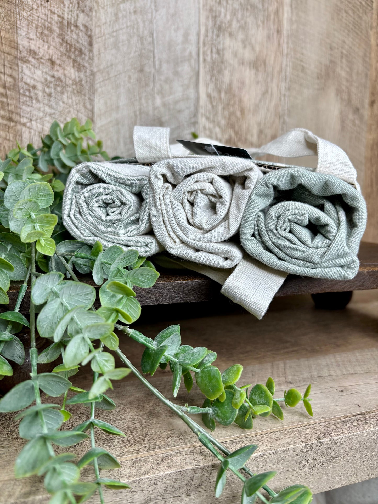 GREEN/WHITE TOWEL SET WITH BAG