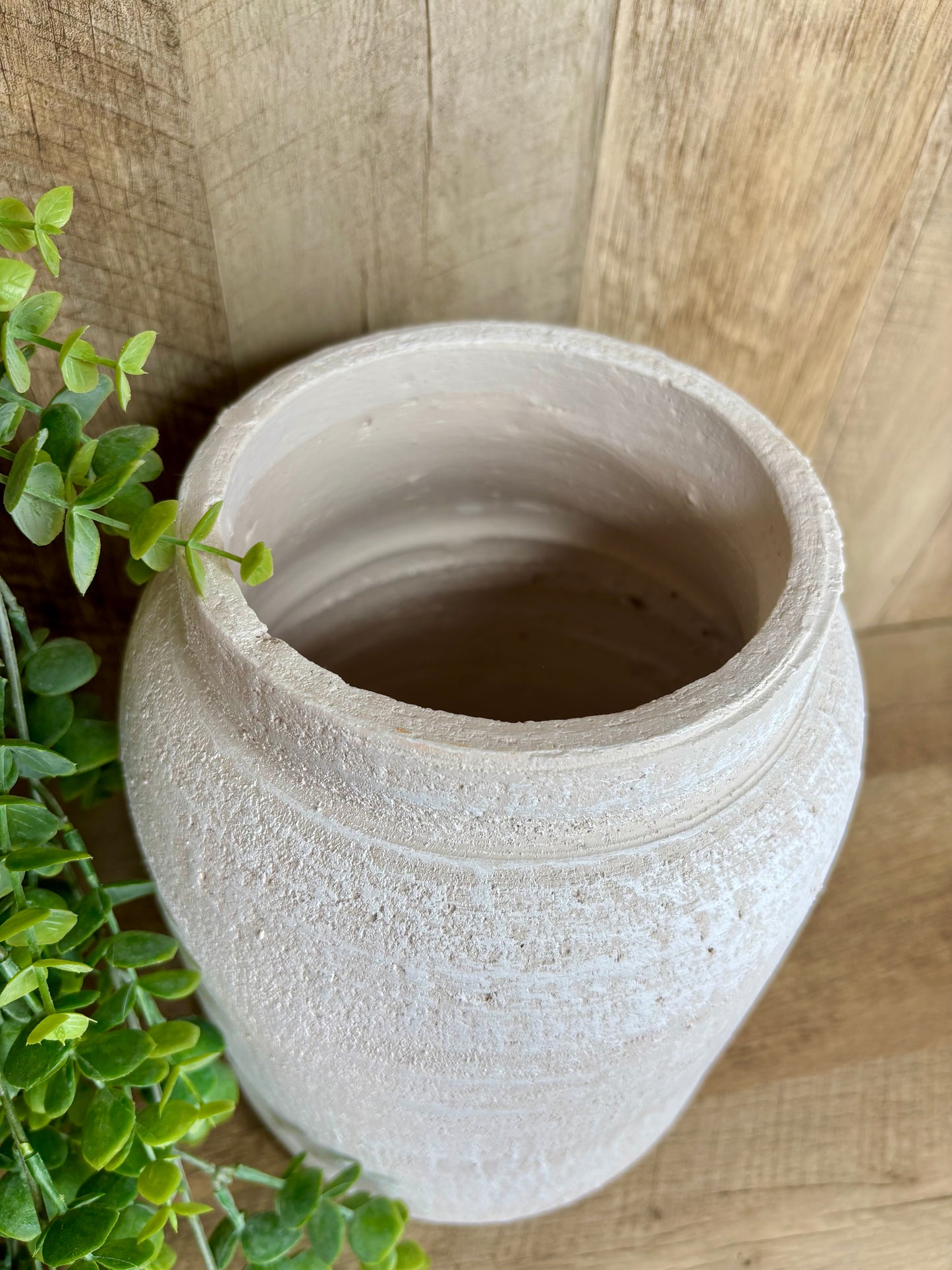 WHITE VASE