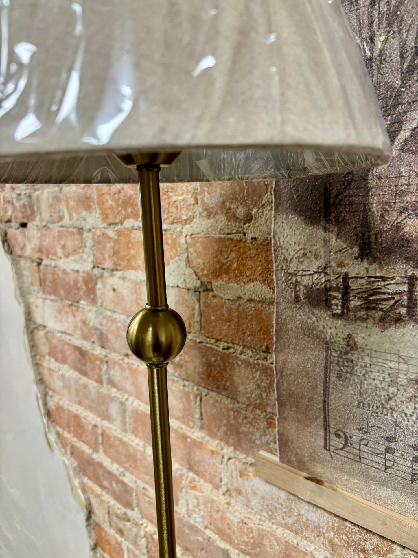 BRUSH GOLD LAMP W/ MARBLE BASE