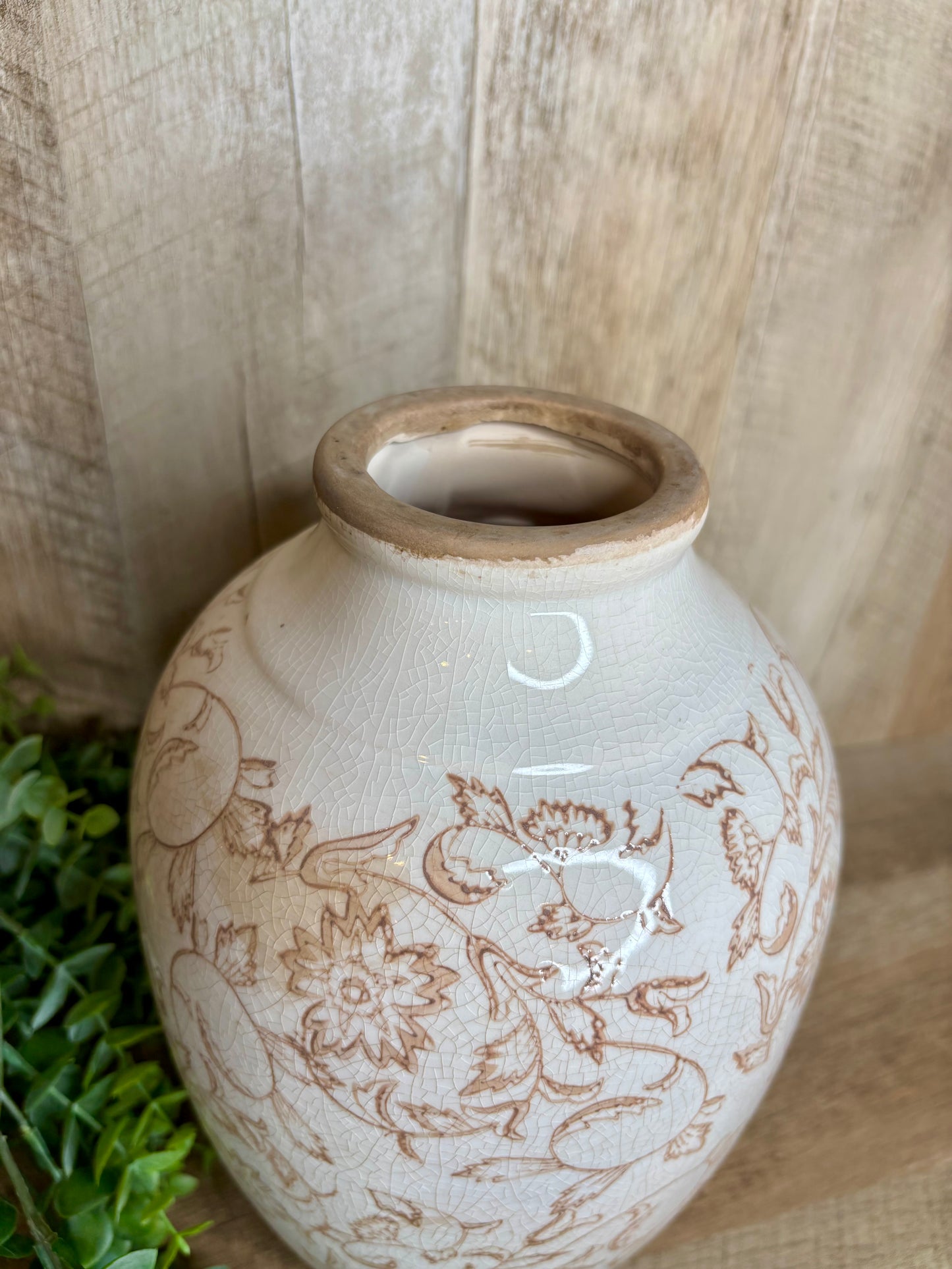 BEIGE HEIRLOOM VASE