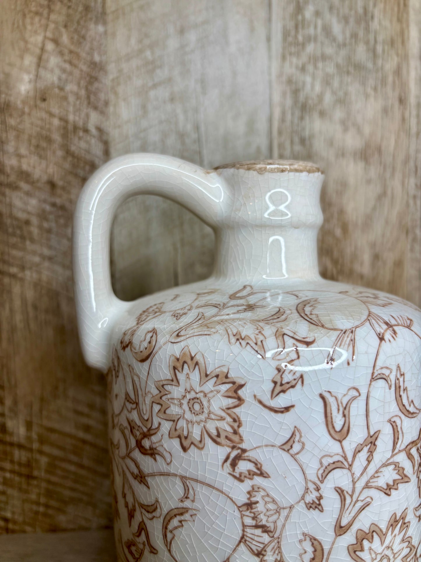 BEIGE HEIRLOOM HANDLE VASE