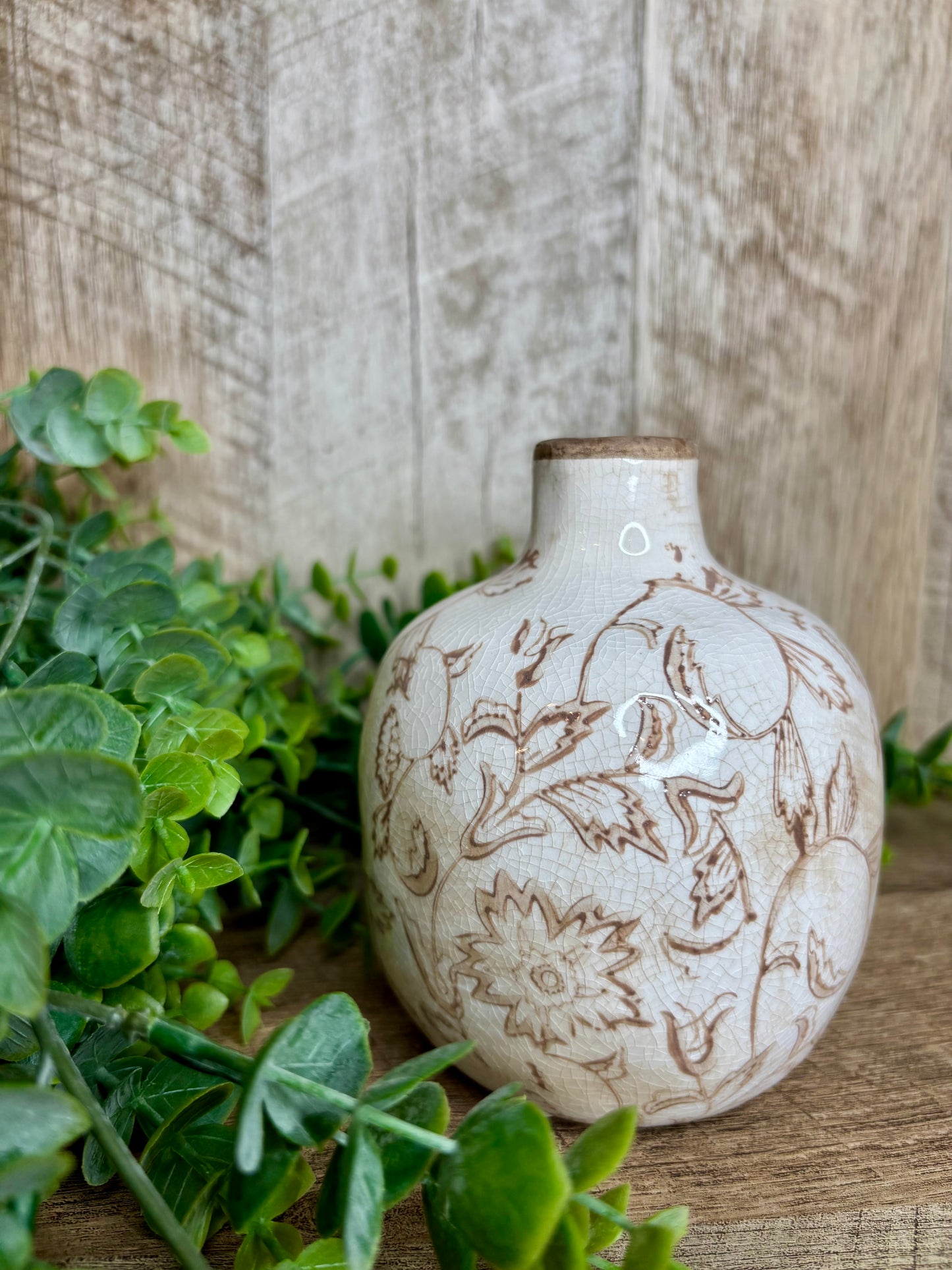 BEIGE HEIRLOOM VASE