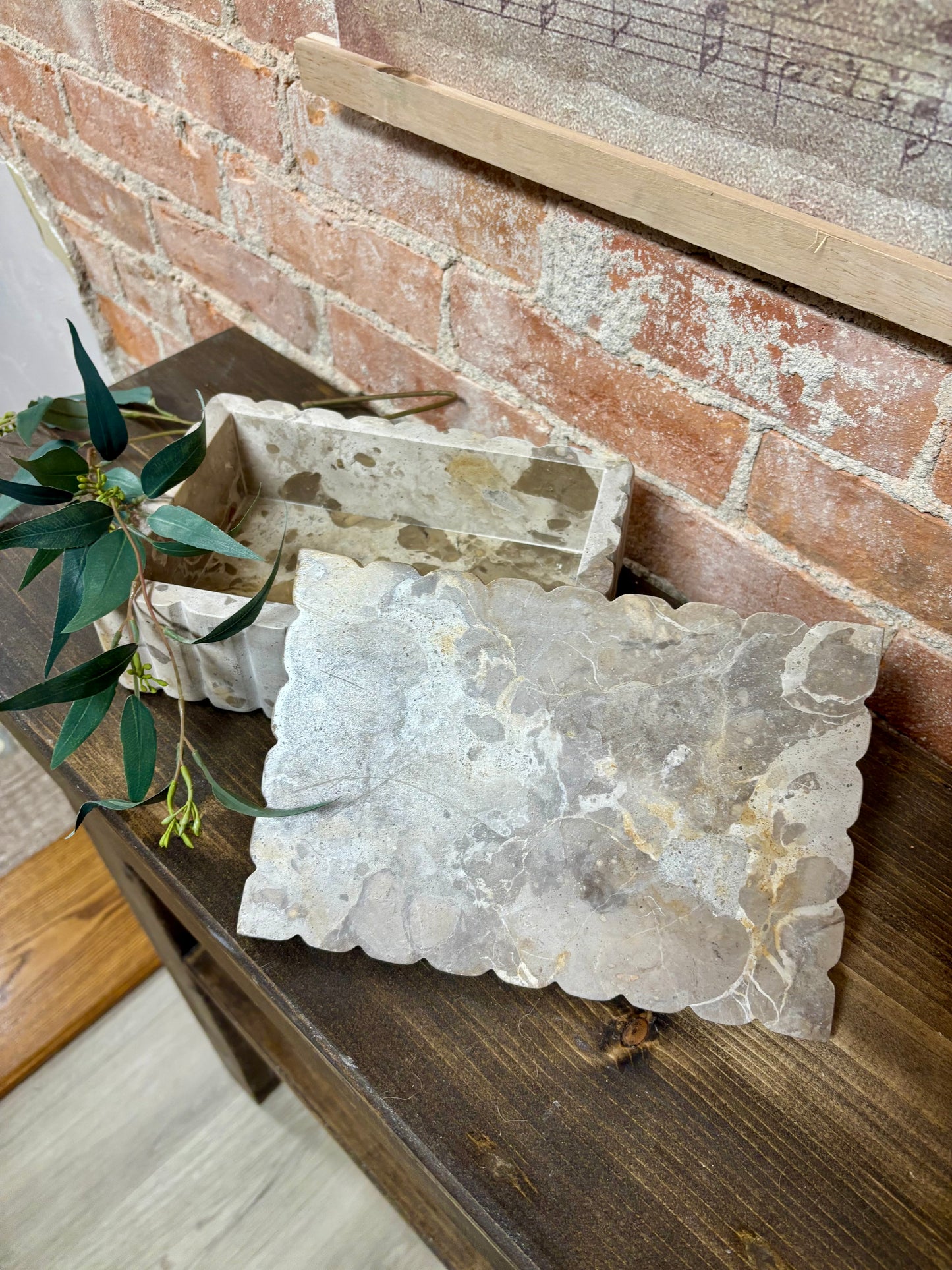 LEOPARD MARBLE SCALLOP BOX