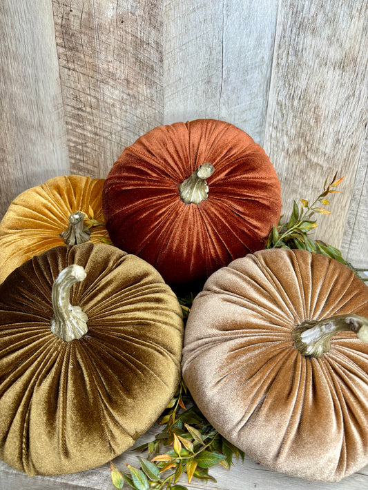 7.5" Velvet Pumpkin