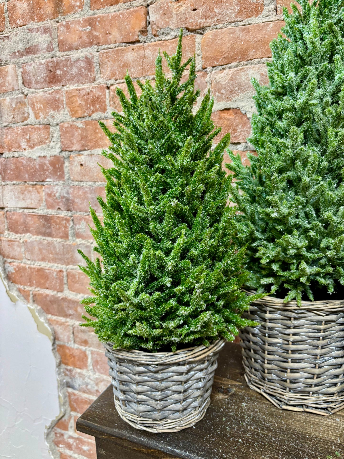 20" GLITTER TOPIARY IN BASKET