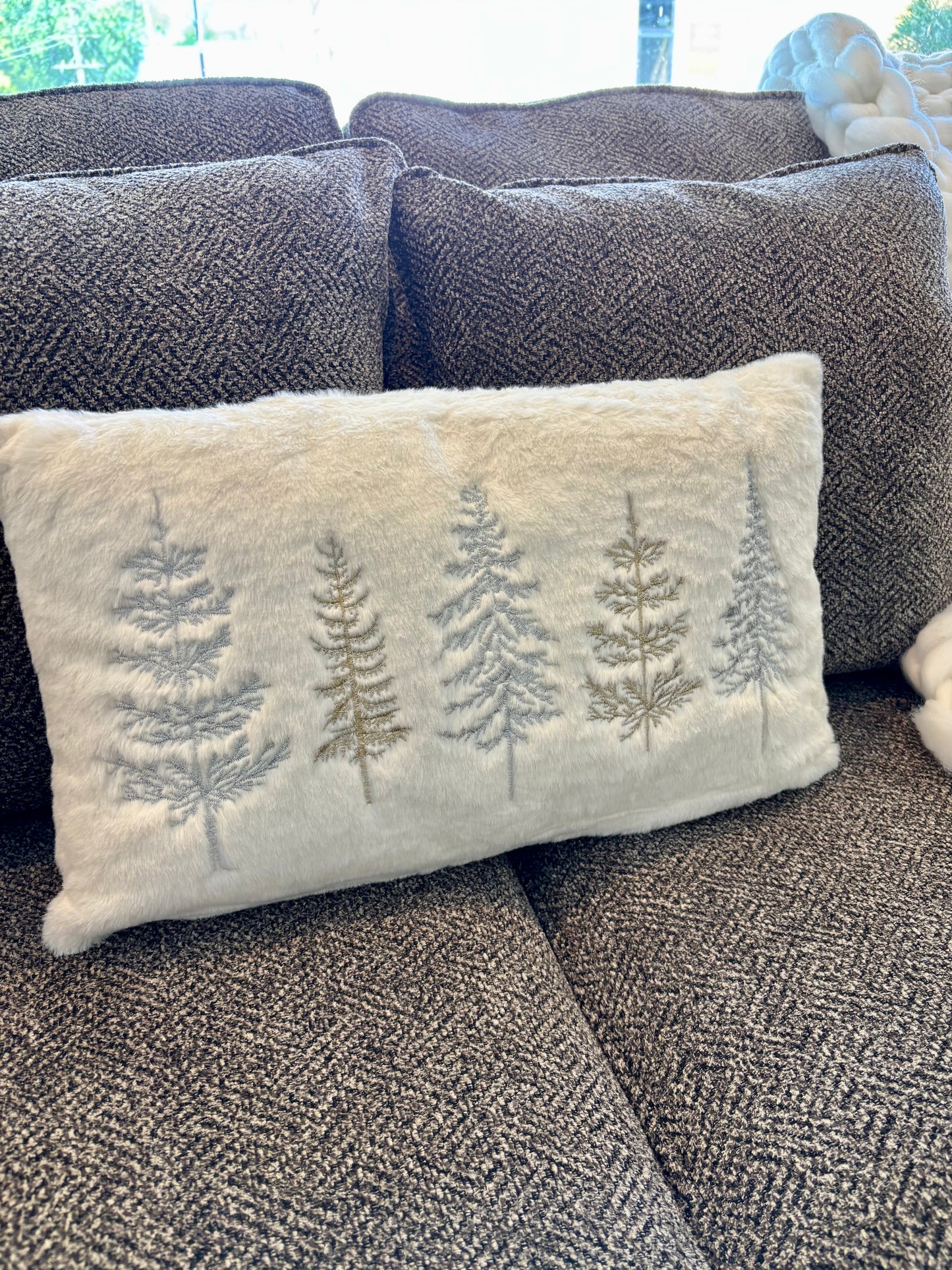 12X20 GD & SL EVERGREEN FUR PILLOW