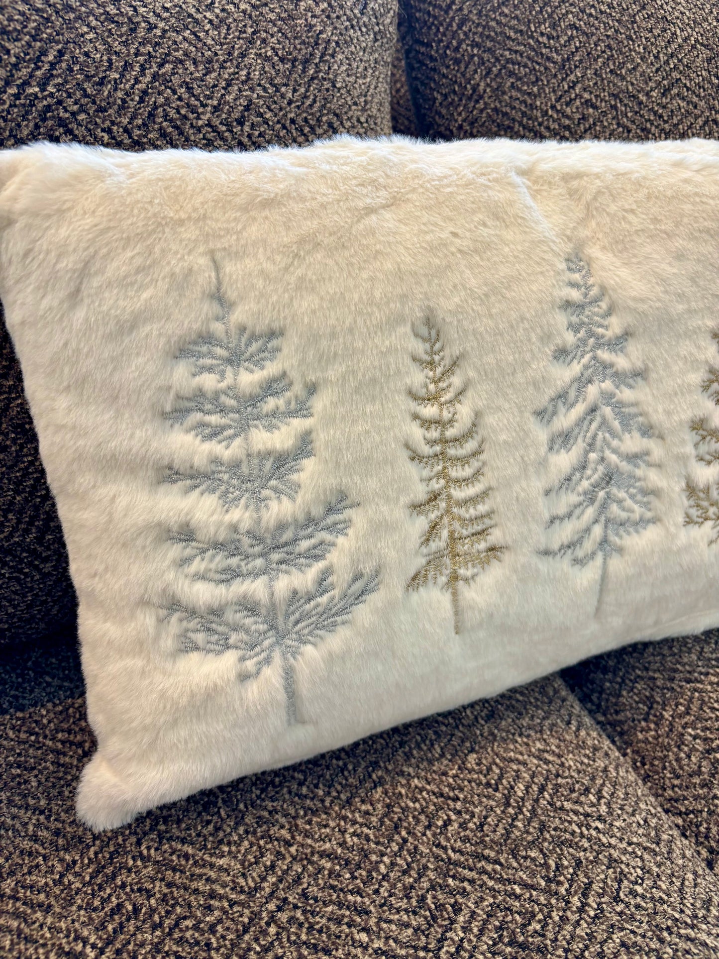 12X20 GD & SL EVERGREEN FUR PILLOW