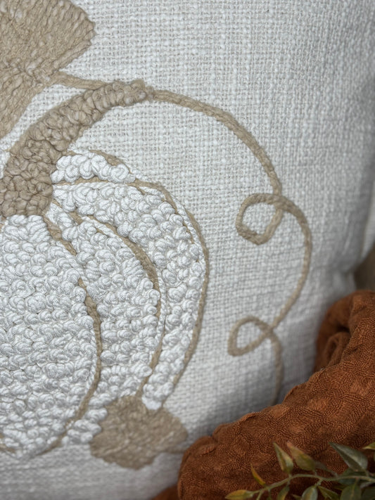 20X20 PUMPKIN PILLOW BORDER STITCHING