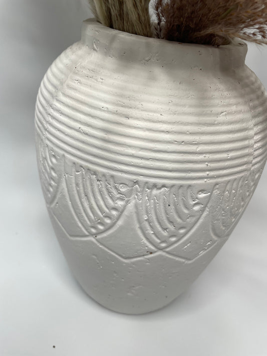Kody White Clay Pot